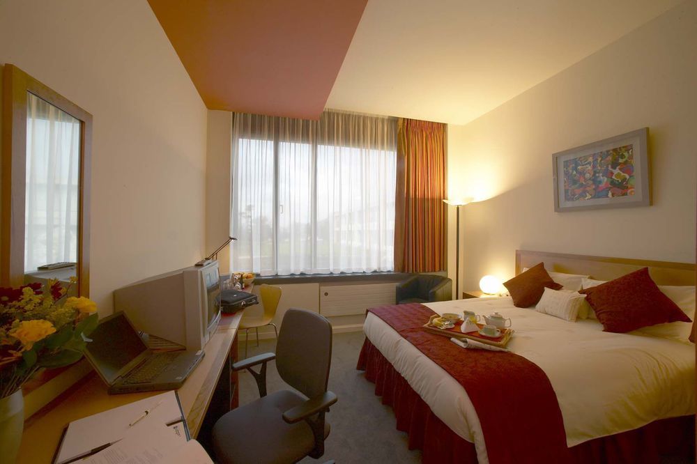 Camden Court Hotel Dublin Dış mekan fotoğraf